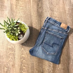 American Eagle High Rise Jegging 10 Short